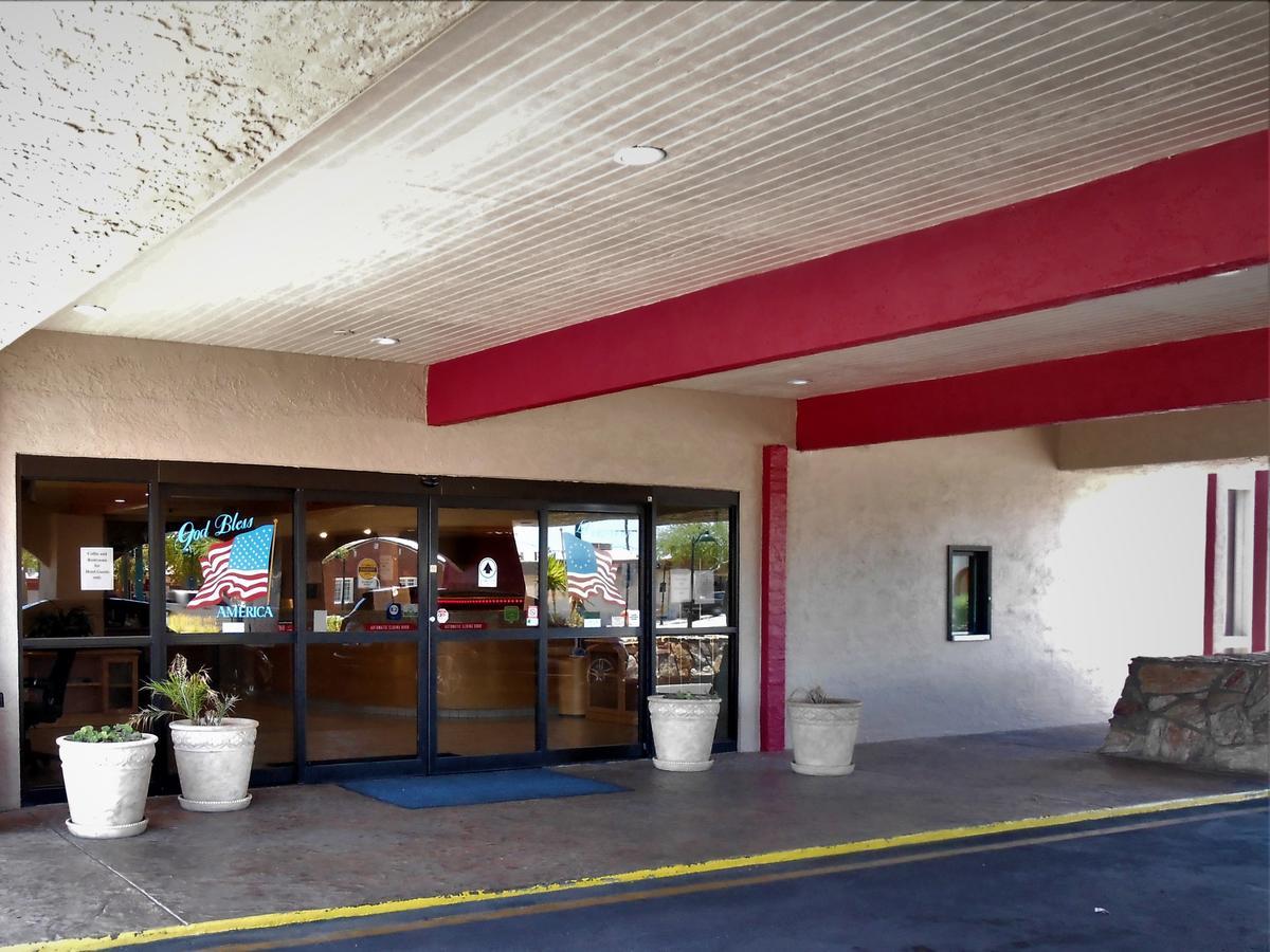Ramada By Wyndham Mesa Downtown Hotell Eksteriør bilde