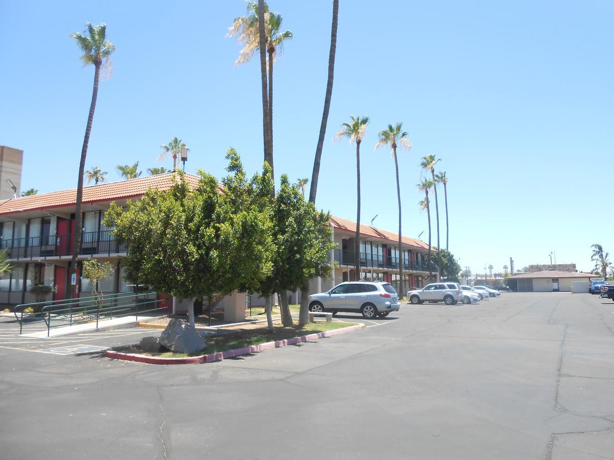 Ramada By Wyndham Mesa Downtown Hotell Eksteriør bilde