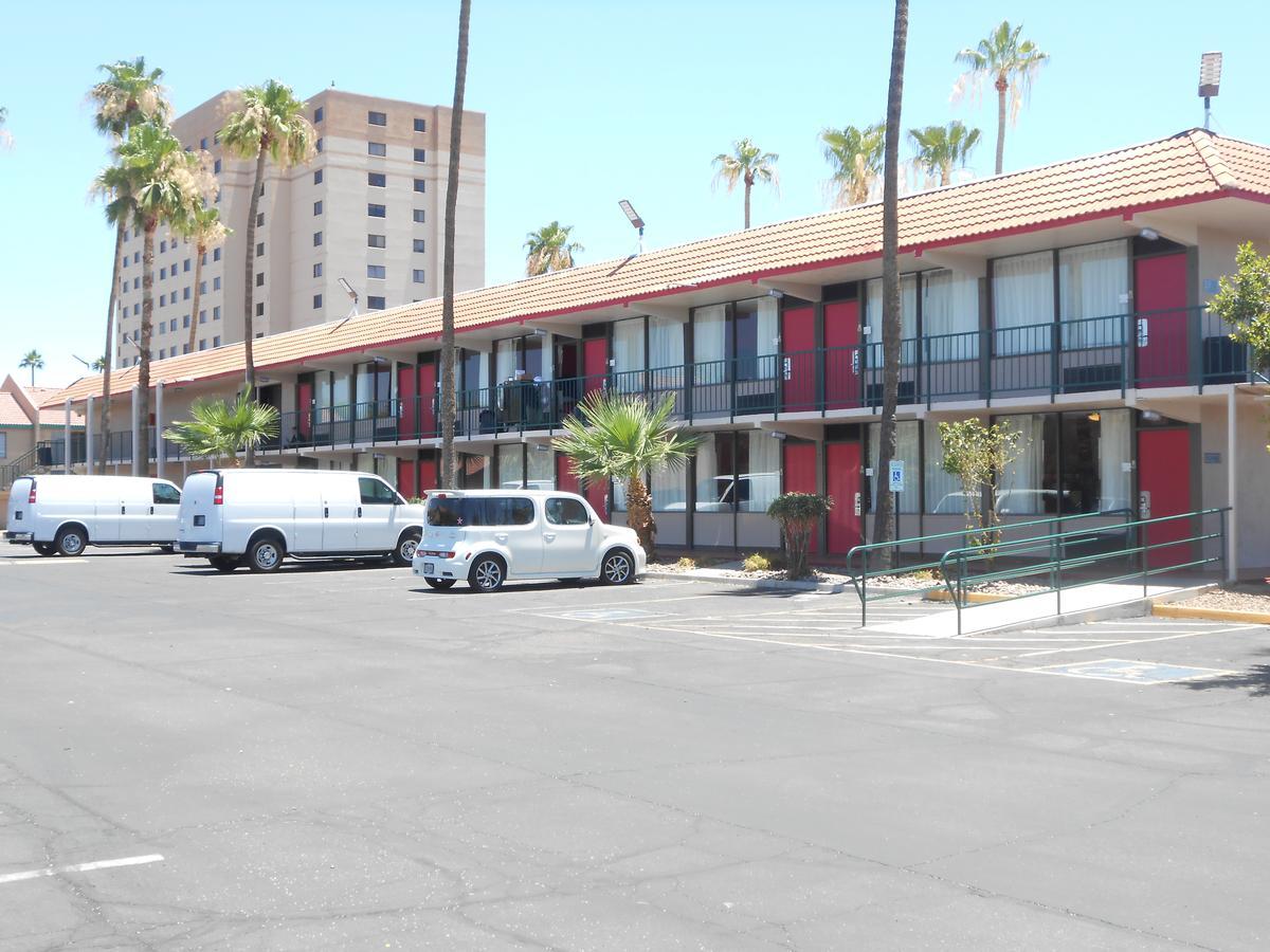 Ramada By Wyndham Mesa Downtown Hotell Eksteriør bilde