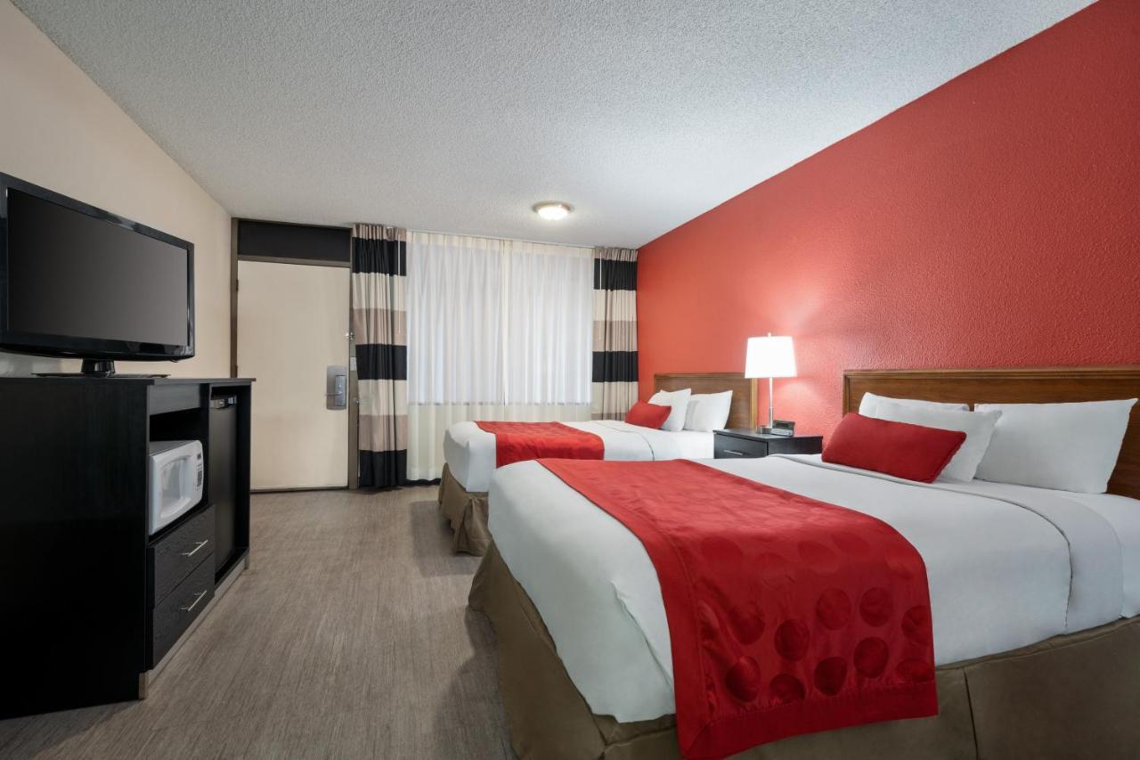 Ramada By Wyndham Mesa Downtown Hotell Eksteriør bilde