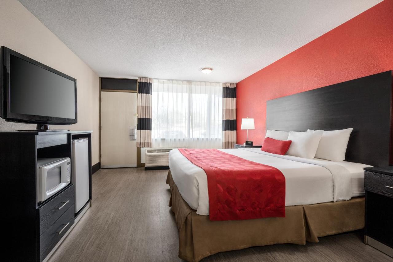 Ramada By Wyndham Mesa Downtown Hotell Eksteriør bilde