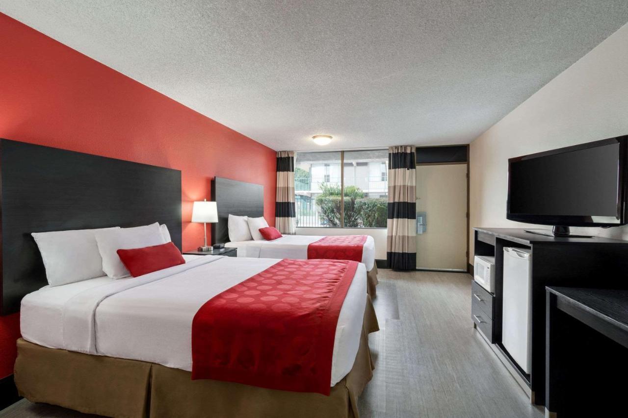 Ramada By Wyndham Mesa Downtown Hotell Eksteriør bilde